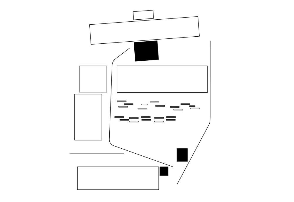 allenarchitettura - POLO SCOLASTICO A SION Una passerella leggera mette in relazione i volumi esistenti con i nuovi volumi del polo scolastico che si dispongono a corte intorno allo spazio centrale verde e ondulato che riprende le sue linee dai vigneti terrazzati della valle. Sul verde si affaccia la scuola materna che si inserisce nella parte più interna e protetta dal traffico della città gli spazi didattici sono aperti verso sud con una grande superficie vetrata ombreggiata dal porticato in acciaio. Verso la via pubblica sono distribuiti gli spazi che meglio si reazionano con il dinamismo del tessuto urbano.