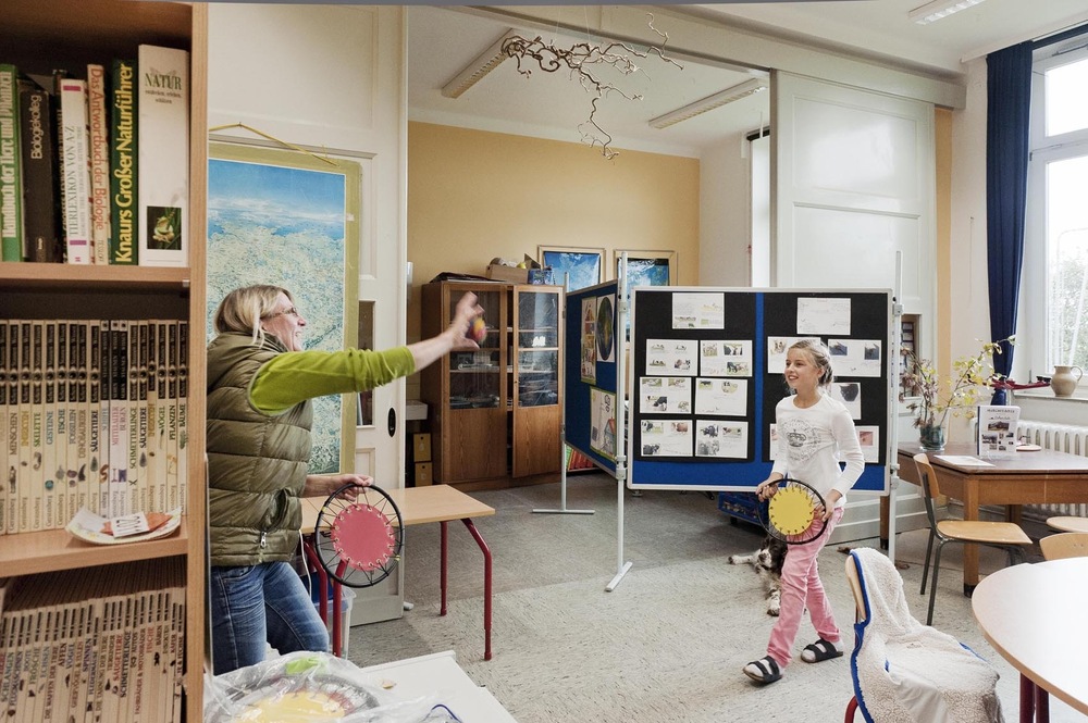 Fotografin Hamburg Reportage Portrait Reise Editorial Corporate Werbung Photography - The teacher tries to keep lessons interesting