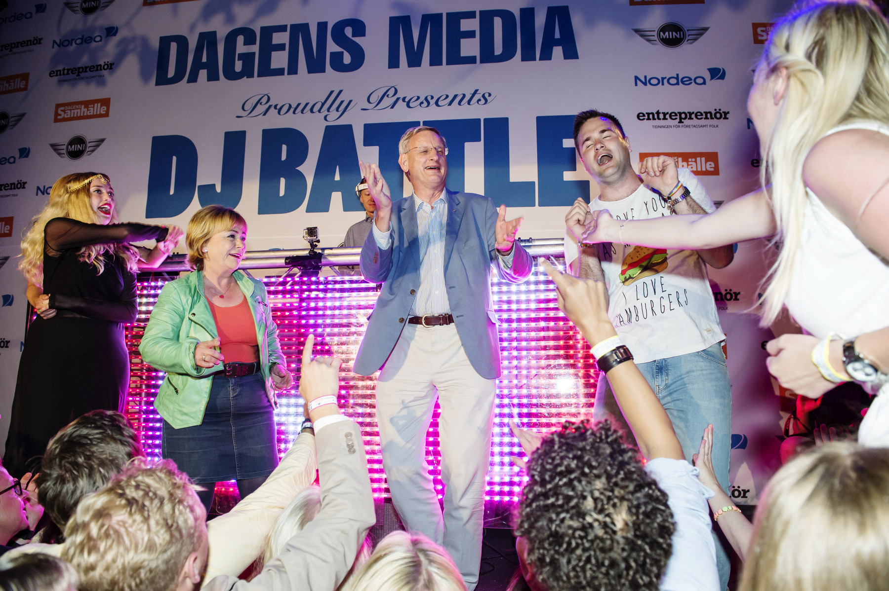 Photographer Anna Tärnhuvud - Sara Skyttedal, Maria Larsson, Beatrice Ask och Carl Bildt dancing at Almedalen 2014, Aftonbladet