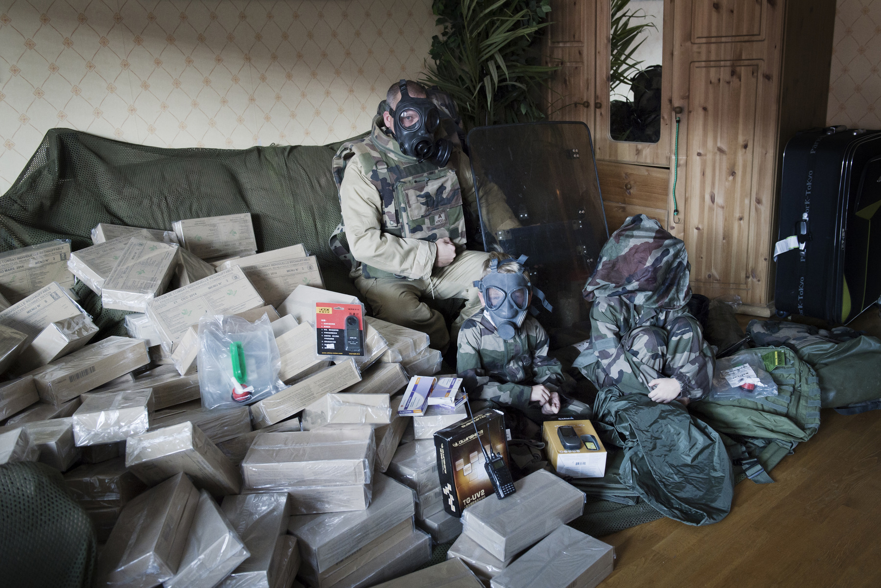 Photographer Anna Tärnhuvud - In Sweden there are several people, called Preppers - that do not rely on the social safety net if a disaster would strike. In a town in central Sweden live a family who have taken matters into their own hands. Aftonbladet.