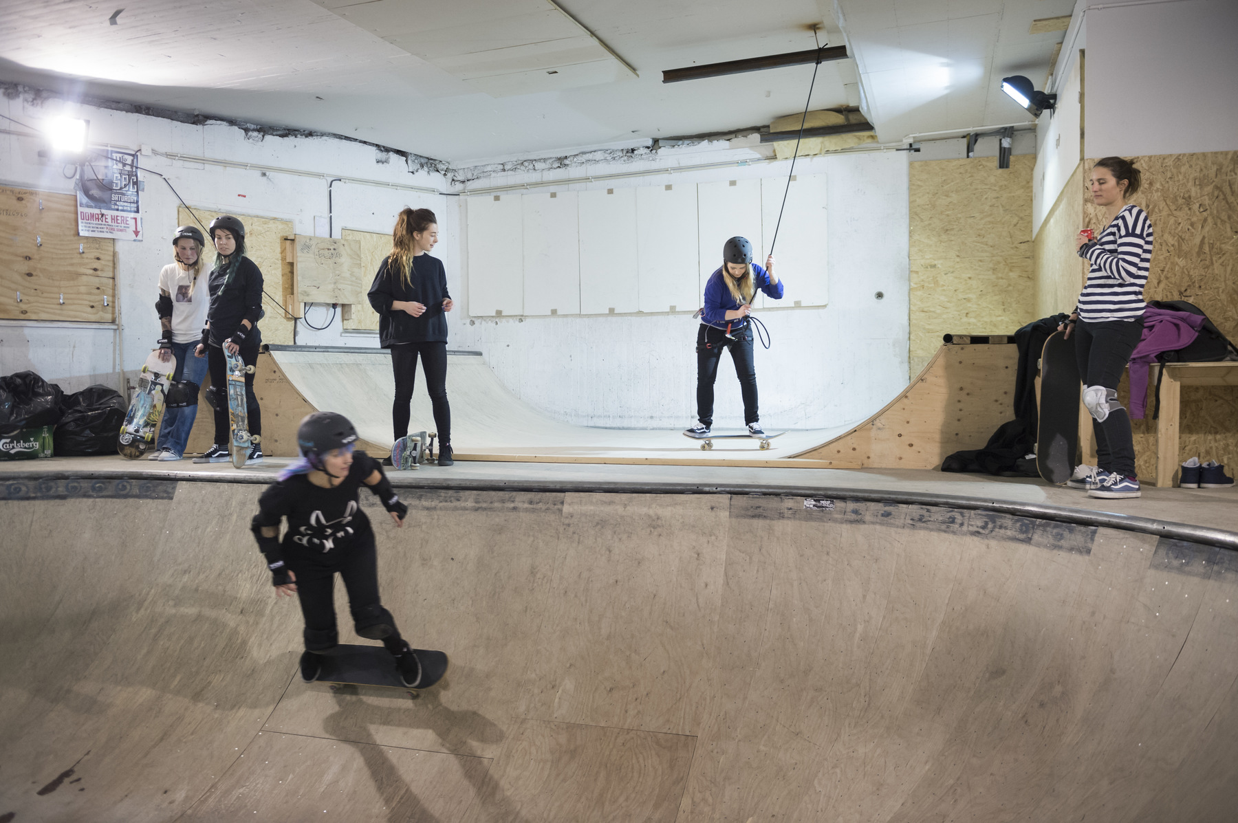 Photographer Anna Tärnhuvud - She cant fall and hit her head again, therefor she hang a rope in the roof so that she have something to hold on to.