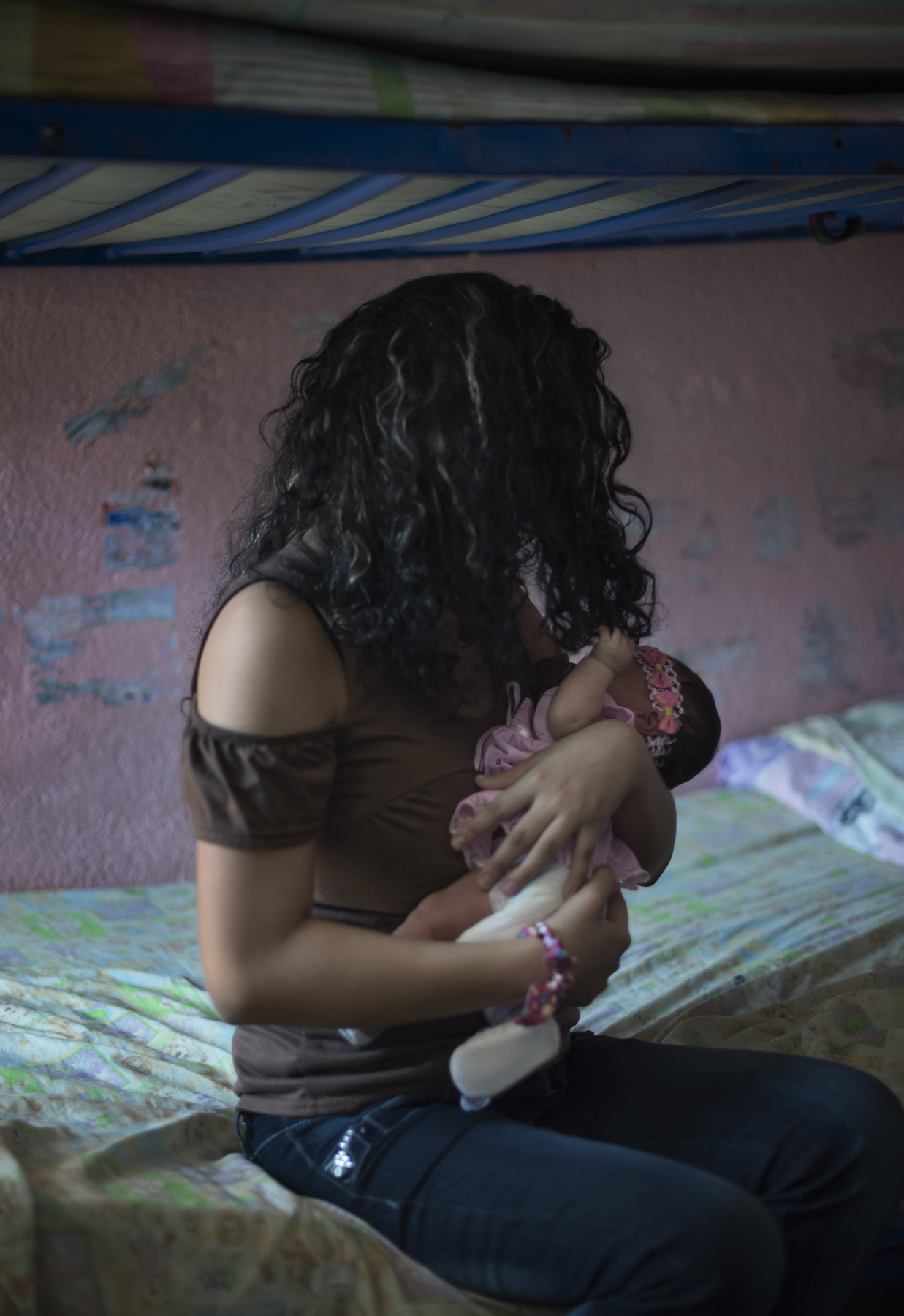 Photographer Anna Tärnhuvud - Sophie was abused during childhood and moved in with her boyfriend when she was only 13 years old. When I became pregnant, he didt want anything to do with me or the baby.