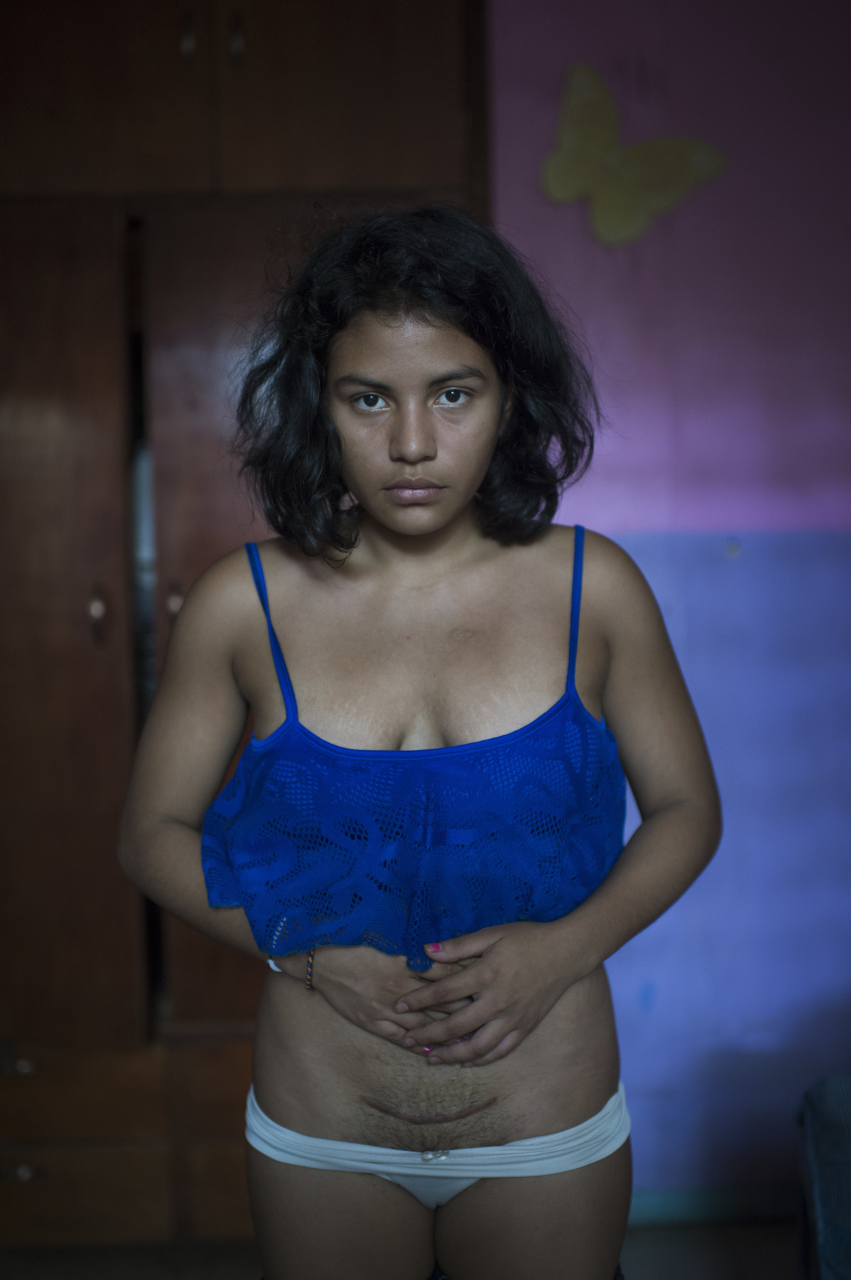 Photographer Anna Tärnhuvud - 16 years old Belén had an abortion - which led her boyfriend to call her a murderer. Soon after she was pregnant again - but this time she decided not to have another abortion. Today her daughter is four years old.