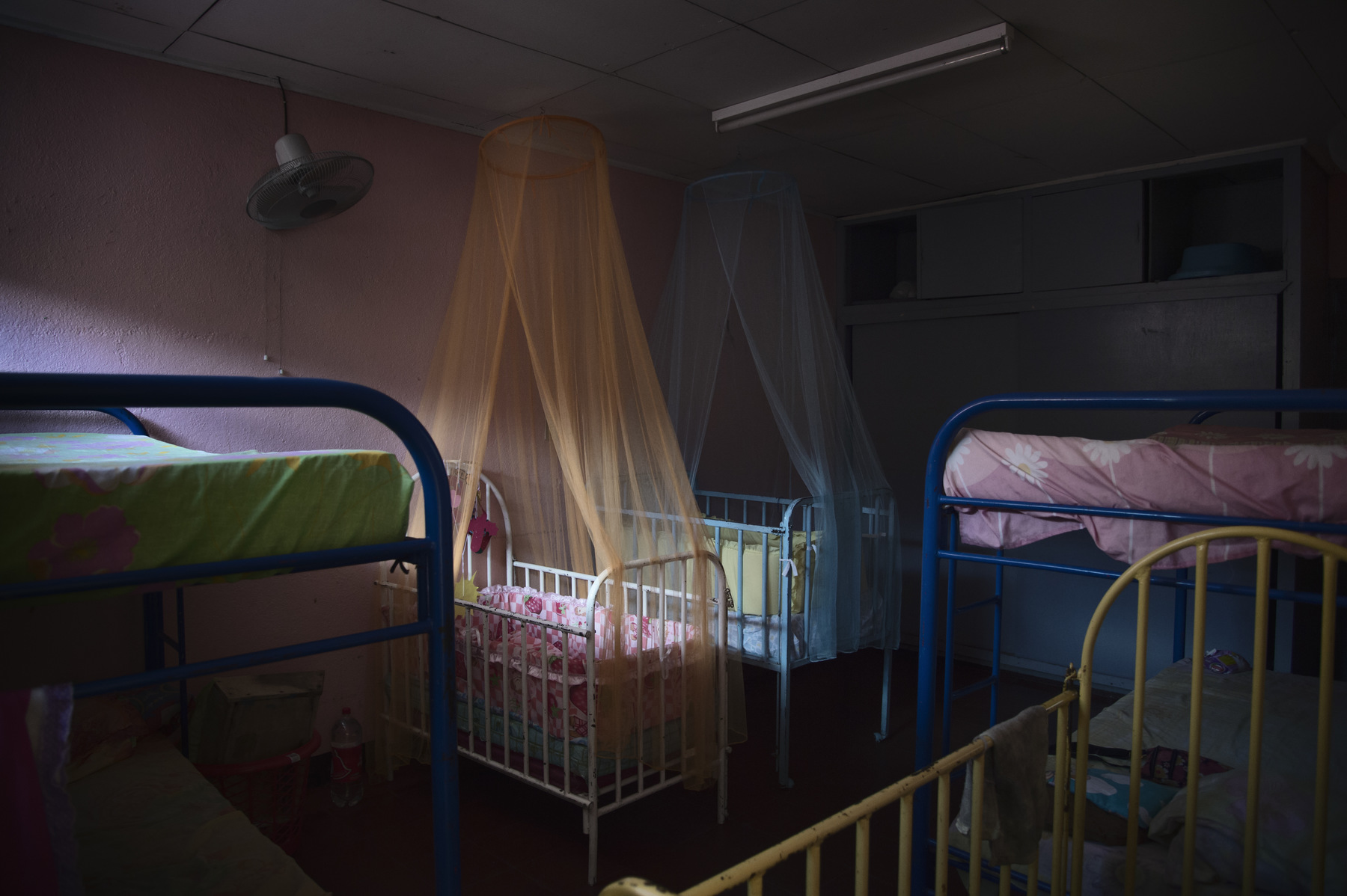 Photographer Anna Tärnhuvud - One of the bedrooms at Casa Alianzas - home for young mothers. 