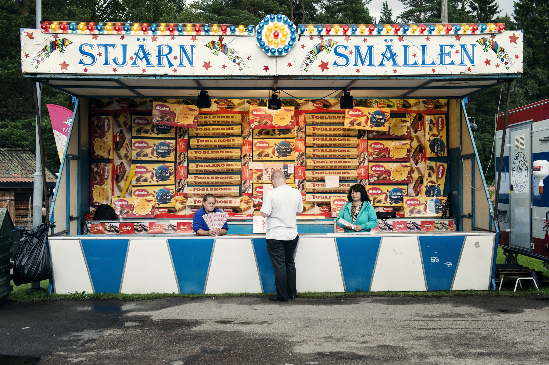 Photographer Anna Tärnhuvud - Orrskogen during Dansbandsveckan in Malung. 2016 for Aftonbladet.