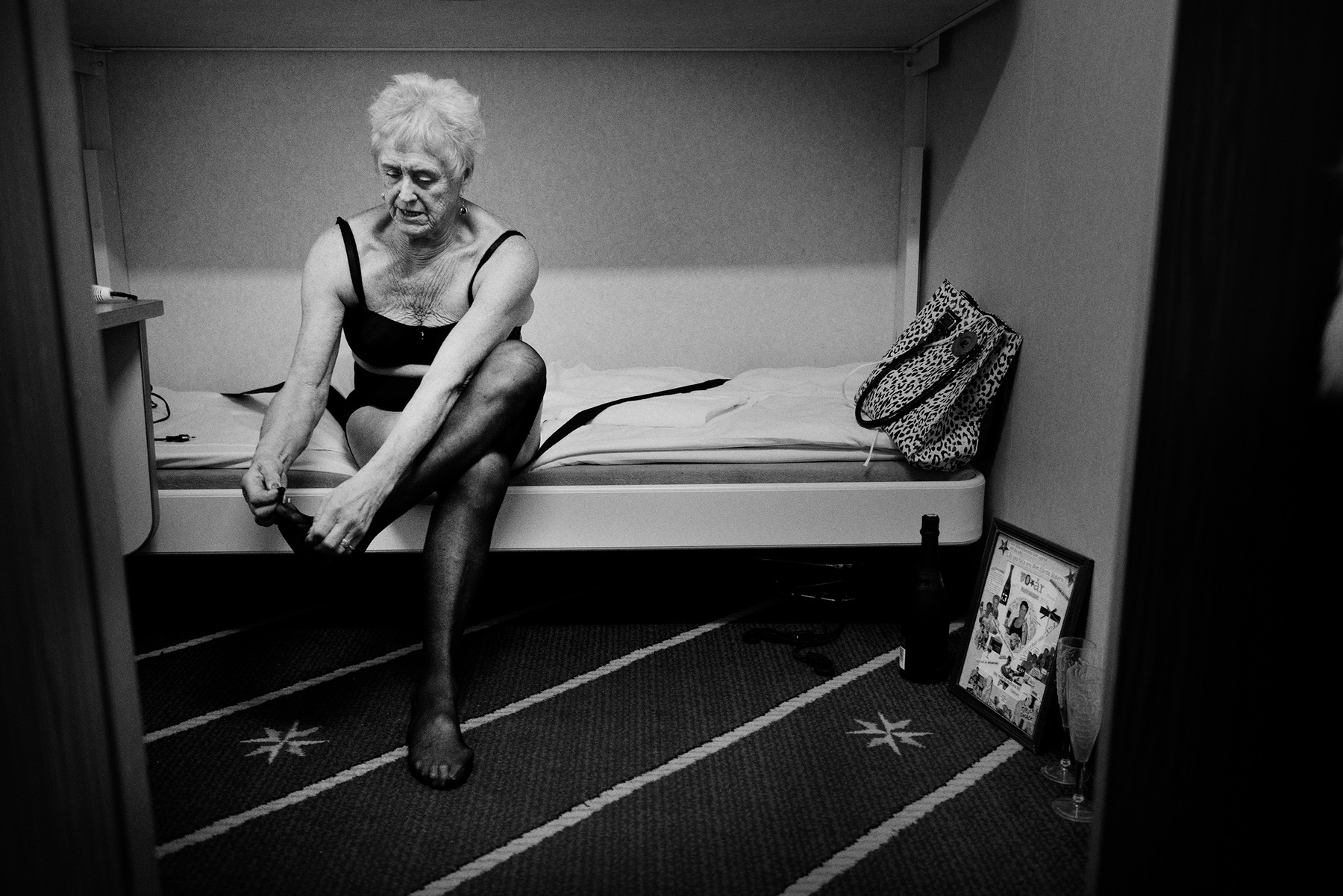 Photographer Anna Tärnhuvud - Sonja at the ferry Cinderella 