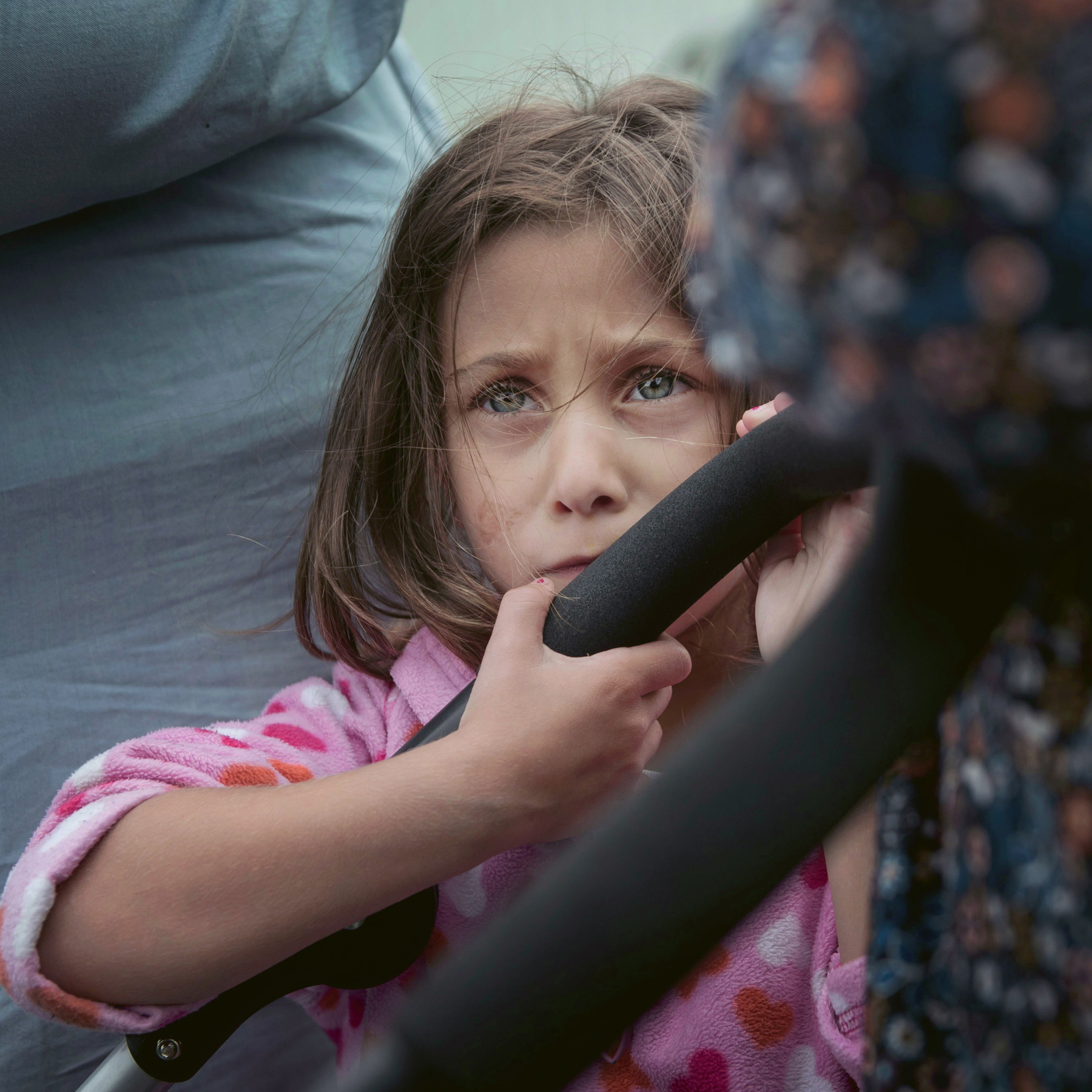 Photographer Anna Tärnhuvud - Sila, 4 years, refugee from Syria. Aftonbladet