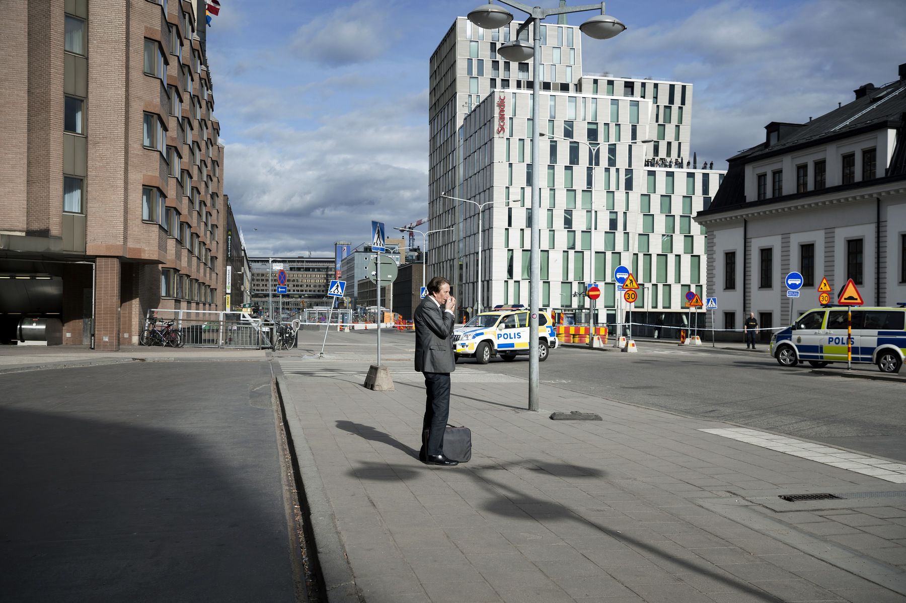 Photographer Anna Tärnhuvud - During the terrorist attack. Stockholm 7 april, 2017. Aftonbladet.
