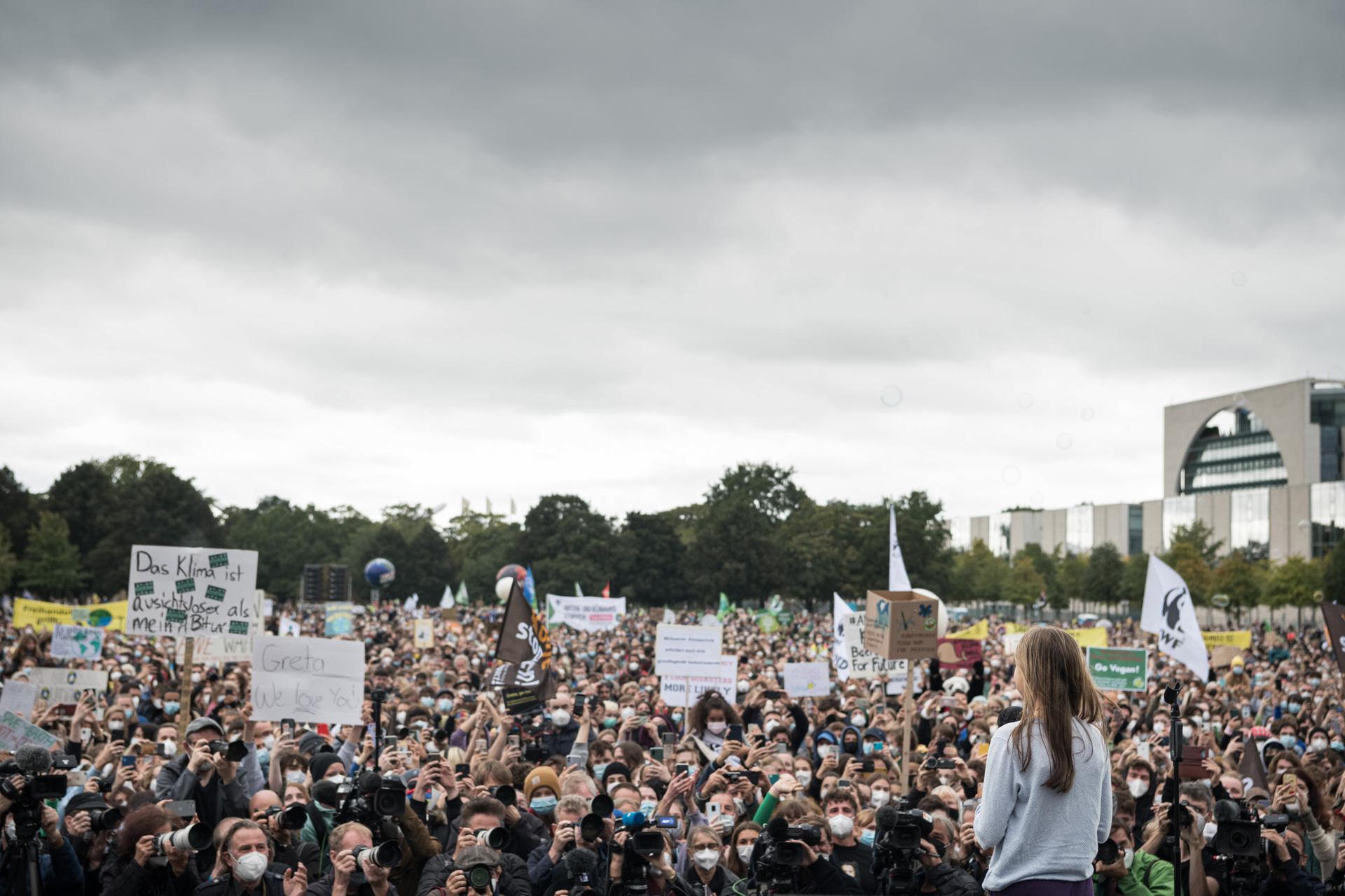 Photographer Anna Tärnhuvud - Greta Thunbarg speaks to 50,000 spectators in Berlin in September 2021. Aftonbladet.