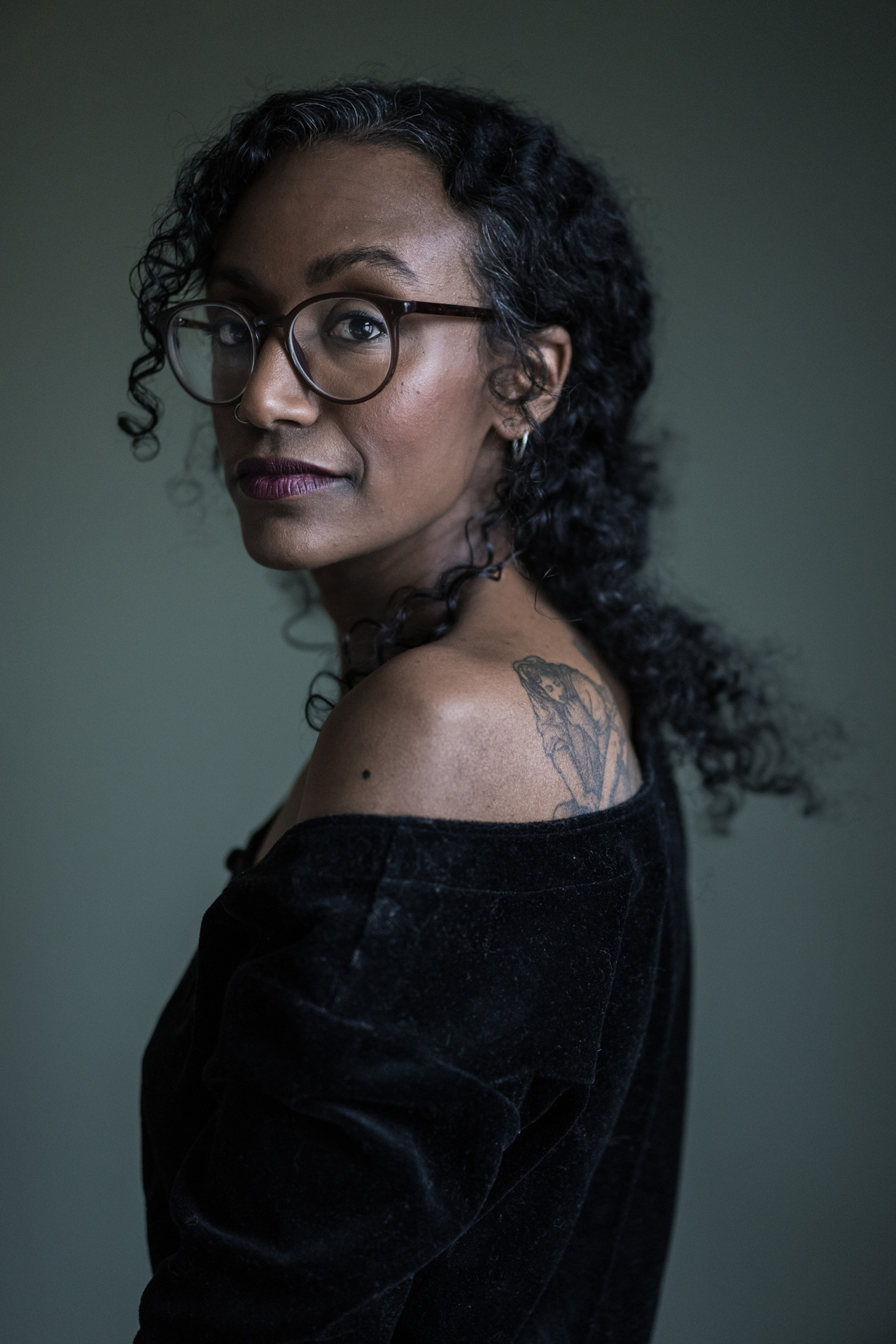 Photographer Anna Tärnhuvud - Judith Kiros, Swedish poet and author.