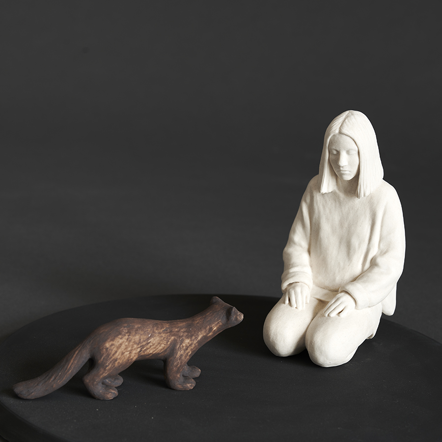Lina Eriksson-keramikkonstnär - In the silence, the pine marten. Porcelain. H:11cm