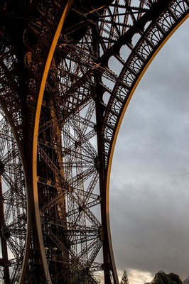 Leyla Kazim | Photography - Eiffel Tower, Paris - France