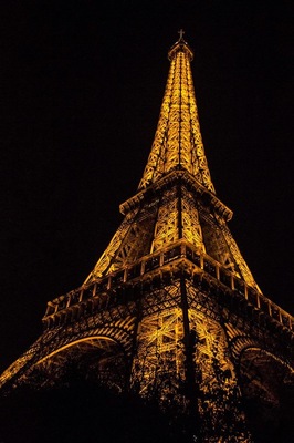 Leyla Kazim | Photography - Eiffel Tower, Paris - France