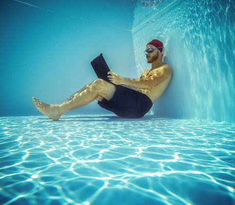 PaoloCipriani Imagestalk - diving laptop