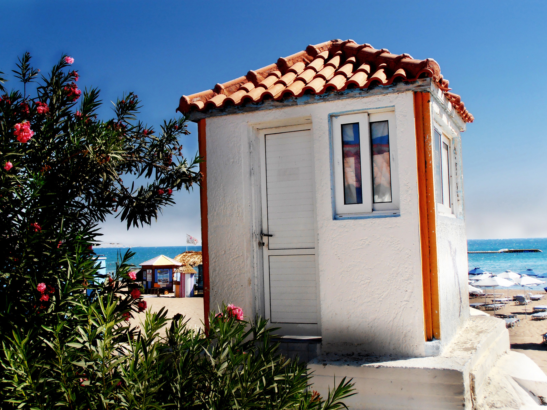 studio svart ateljé vit - The lifeguards cabin on the beach