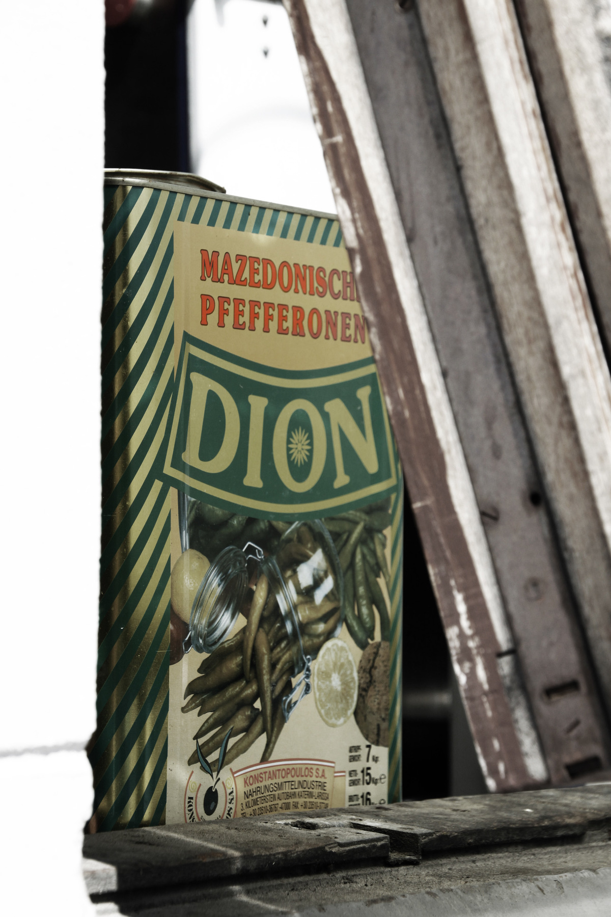 studio svart ateljé vit - Feferoni dunk in plate