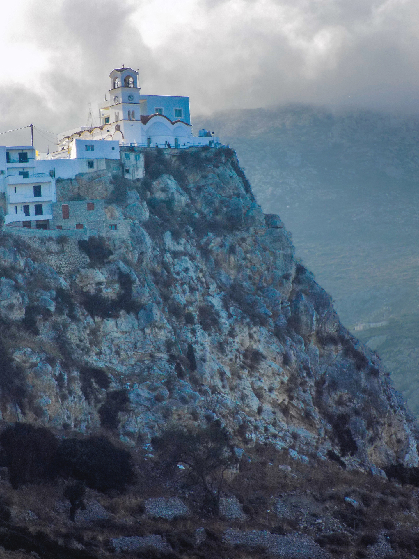 studio svart ateljé vit - Monastery on the cliff, Karpathos