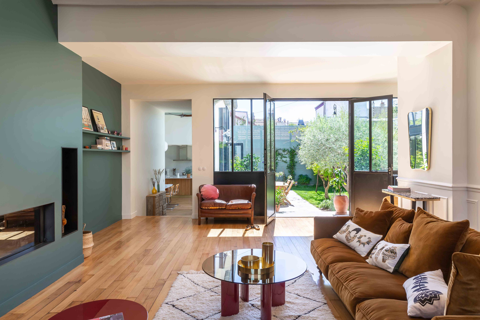 Rue des Chambards, Bois Colombes - Les Filles d'Intérieur