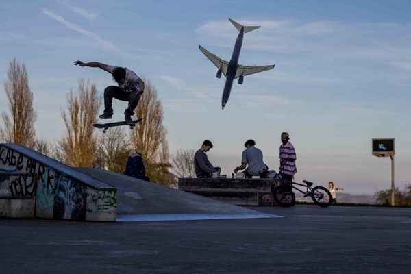 David Wallace Shoots Photographer -