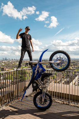 David Wallace Shoots Photographer -
