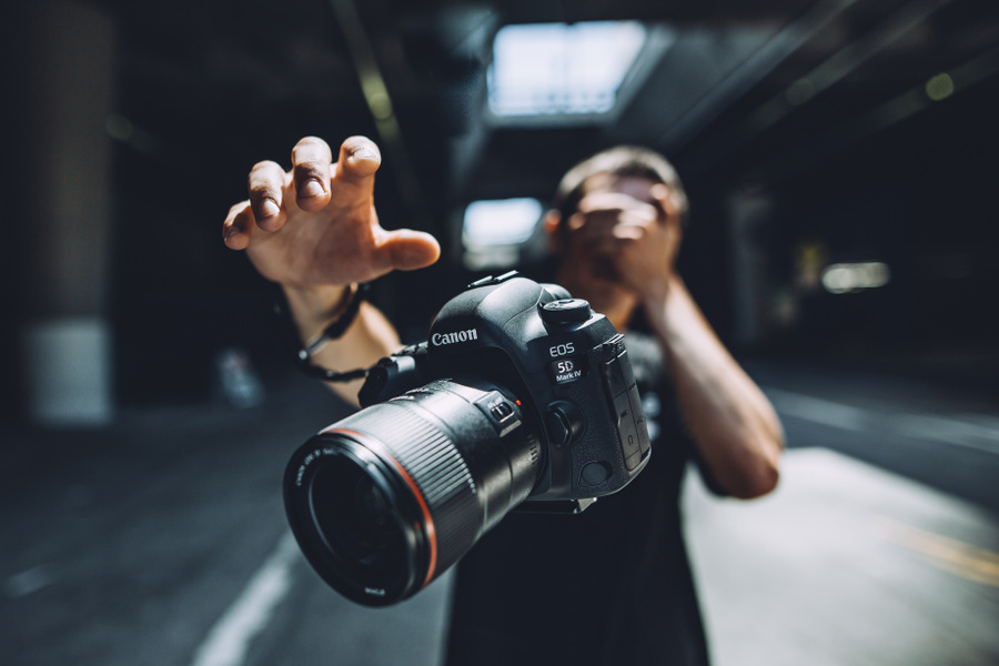 David Wallace Shoots Photographer -