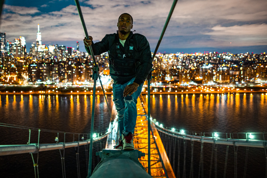 David Wallace Shoots Photographer -