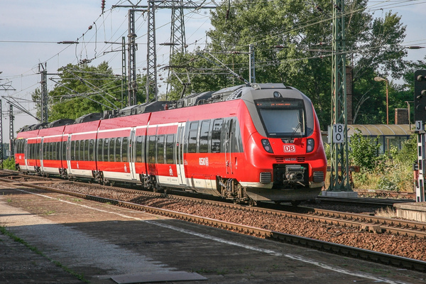 Kai Michael Neuhold - Fotojournalist - Talent 2 der Baureihe 442 von DB Regio