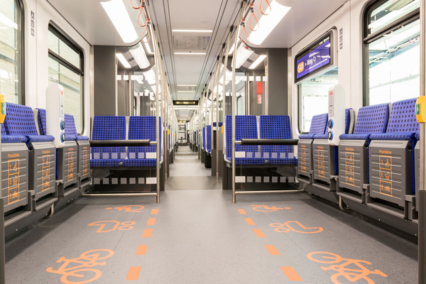Kai Michael Neuhold - Fotojournalist - S-Bahn Berlin (Mock-Up)