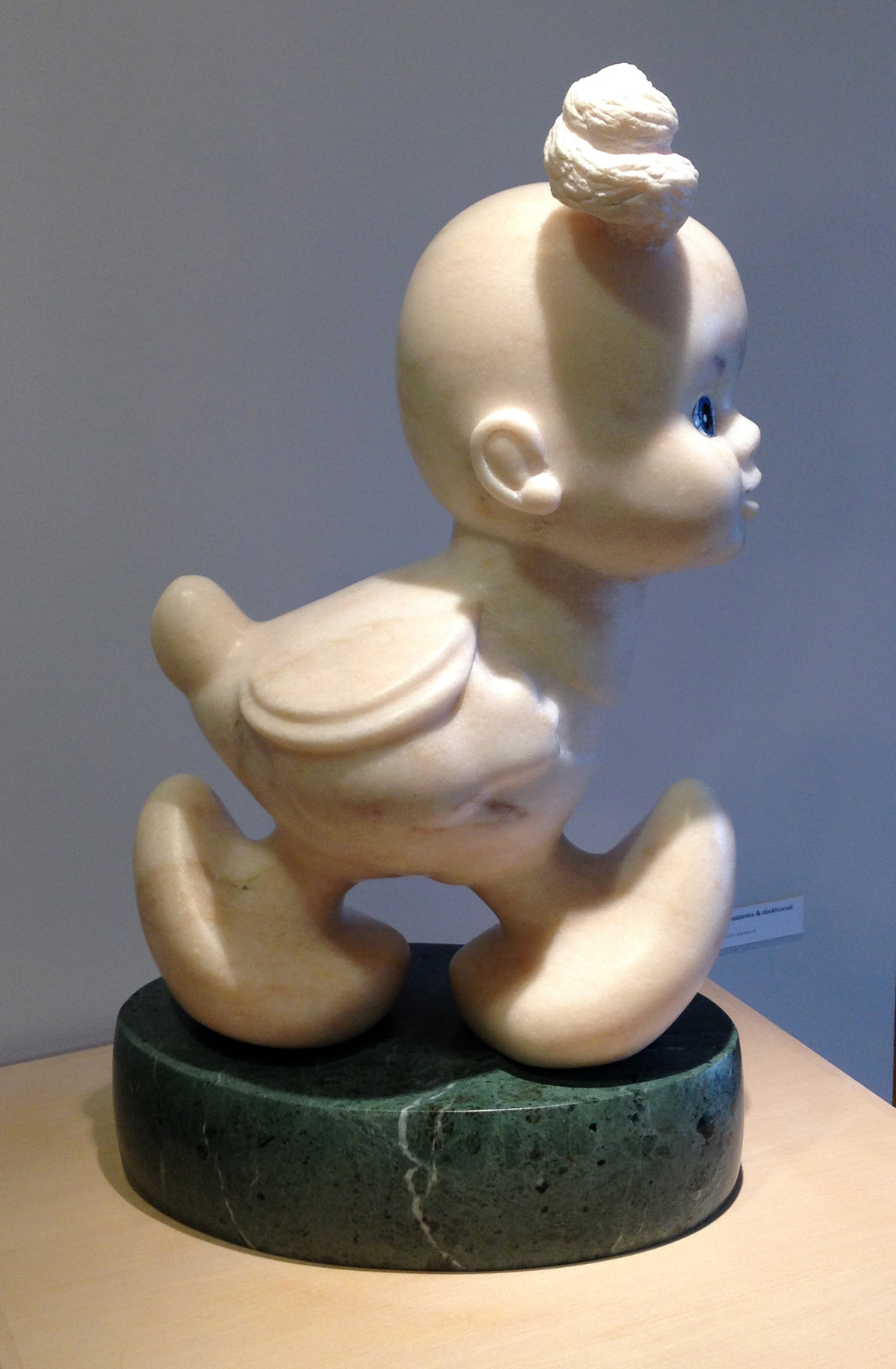 www.lenaflodman.com - Duck and Doll, pink and green marble 2001 Placed by Statens konstråd at Specialpedagogiska lärarhögskolan in Örebro