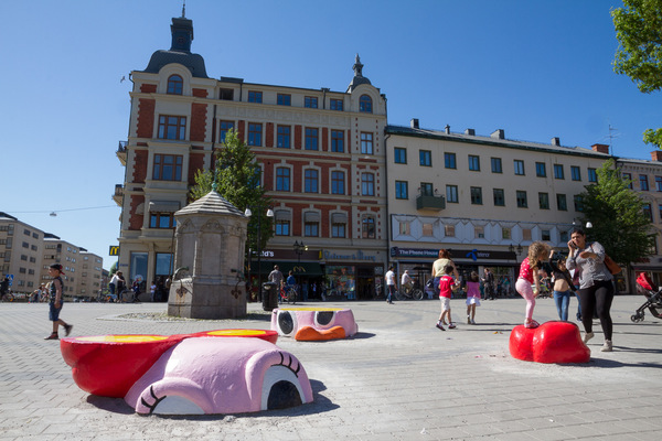 www.lenaflodman.com - OpenART Örebro 14.6-6.9 2015. Participates with Sliced Duck/Skivad Anka, fiberglass Photo: Susanne Flink