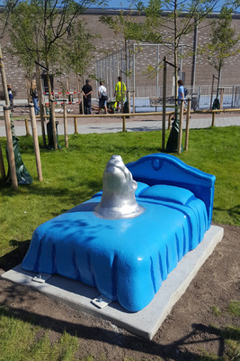 www.lenaflodman.com - Isbjörnen, fibreglass+aluminum One of five sculptures in Kotten&Co for Geijerskolan in Limhamn , Malmö. Inaugurated 22 Sept 2017.