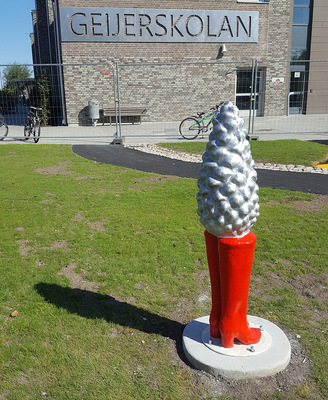 www.lenaflodman.com - Kotten, fibreglass+aluminum One of five sculptures in Kotten & Co for Geijerskolan Limhamn, Malmö. Inaugurated 22 Sept 2017.