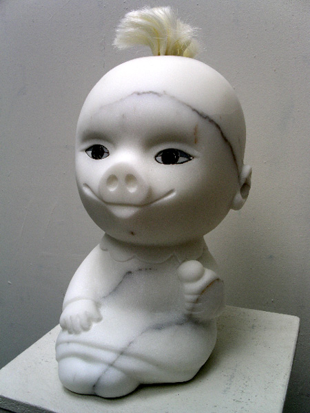 www.lenaflodman.com - Assemblage of a Doll and a Pig, vit marmor + mosaik + hår 2004