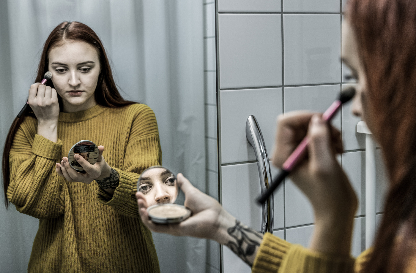 John T. Pedersen Photography - 2018 Building self confidence Maria Jakobsen Moe (21) has an elusive personality disorder. She looks forward to the day she dares to say what she thinks before someone else says what they mean first.