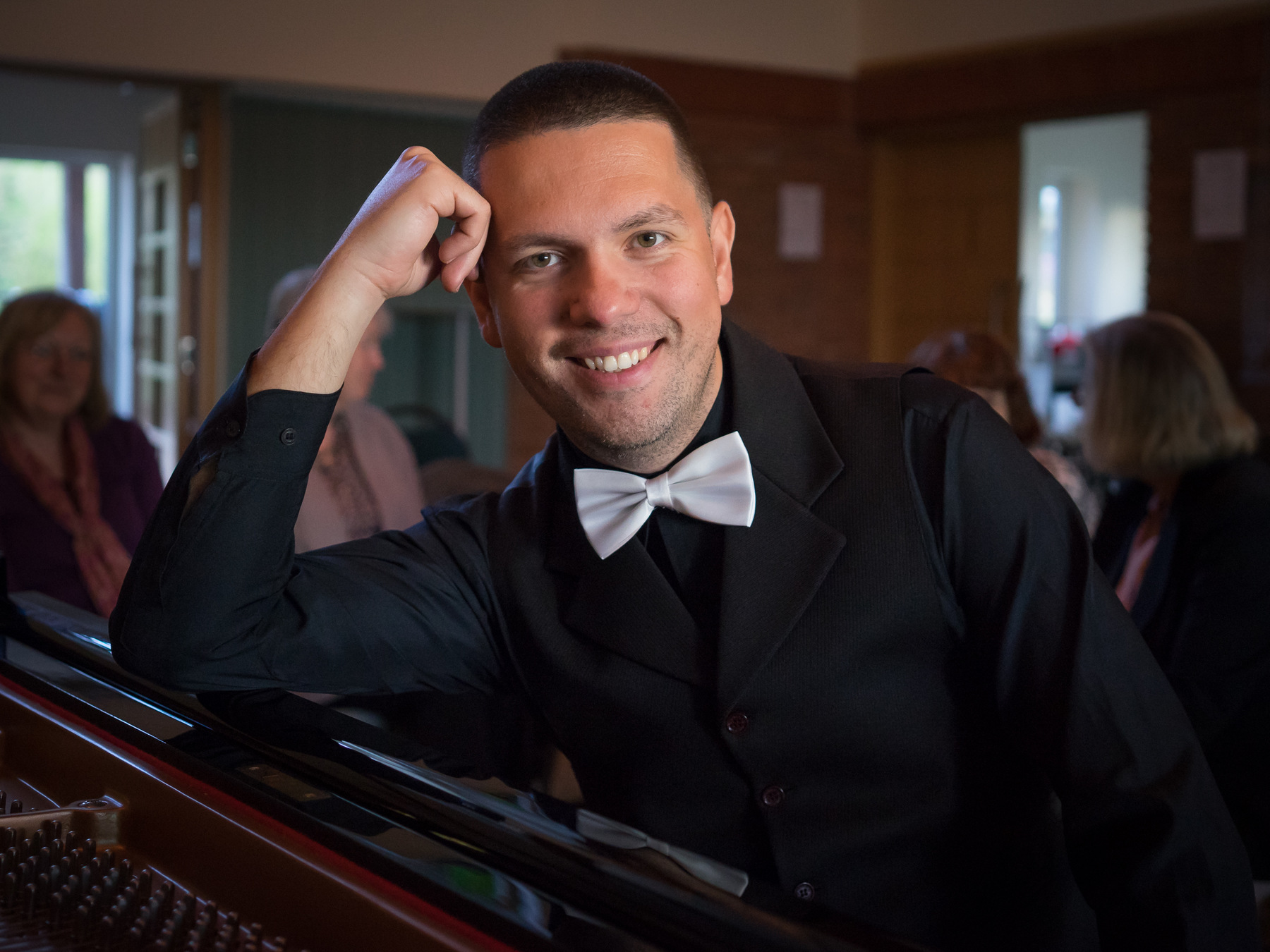 AL - Andrean Lazarov, pianist