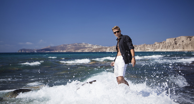 Dubai Photographer underwater, fashion, commercial, corporate, wedding - Fashion shoot on Santorini