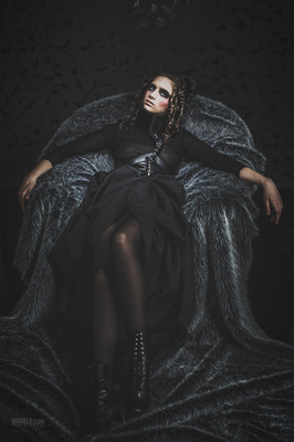 Dubai Photographer underwater, fashion, commercial, corporate, wedding - Studio fashion shoot