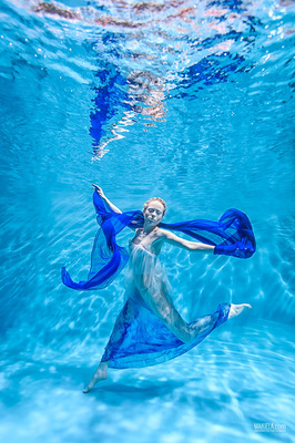 Dubai Photographer underwater, fashion, commercial, corporate, wedding - Underwater shoot for Fashion One TV model Sara Maria Grzelka