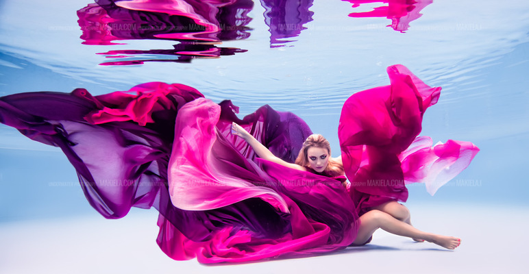 Dubai Photographer underwater, fashion, commercial, corporate, wedding - Underwater shoot for designer model Kinga Klepacka