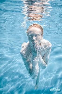 Dubai Photographer underwater, fashion, commercial, corporate, wedding - Underwater shoot for Fashion One TV model Sara Maria Grzelka