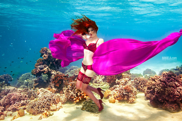 Dubai Photographer underwater, fashion, commercial, corporate, wedding - Axami Advertising Campaign model Krysia Ksiezyk