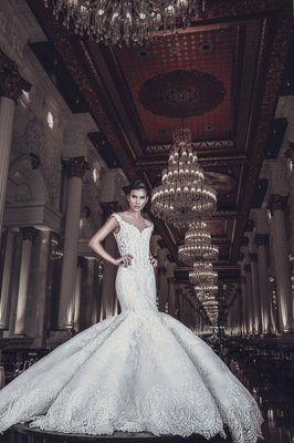 Dubai Photographer underwater, fashion, commercial, corporate, wedding -