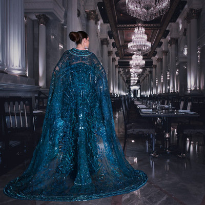 Dubai Photographer underwater, fashion, commercial, corporate, wedding -