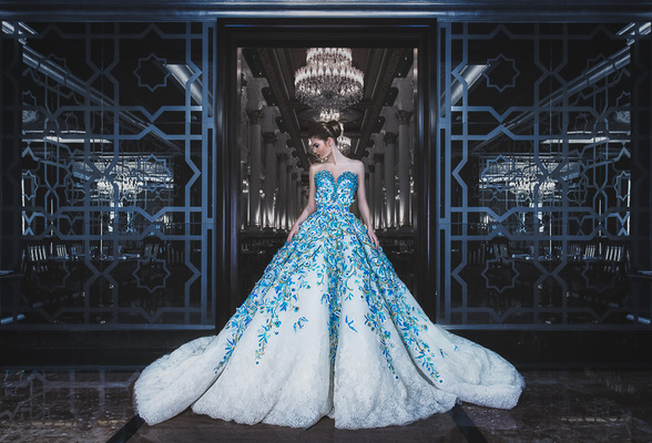Dubai Photographer underwater, fashion, commercial, corporate, wedding -