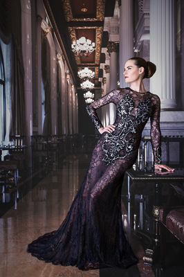 Dubai Photographer underwater, fashion, commercial, corporate, wedding -