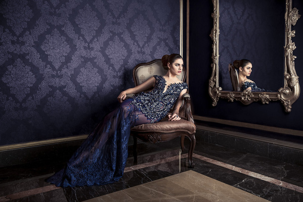 Dubai Photographer underwater, fashion, commercial, corporate, wedding -