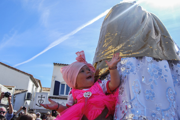 a l e s s a n d r o f a g i o l i - Pilgrimage of Sara-la-Kali, patron saint of the Gypsy. Saintes-Maries-de-la-Mer, France