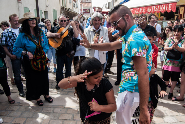 a l e s s a n d r o f a g i o l i - Pilgrimage of Sara-la-Kali, patron saint of the Gypsy. Saintes-Maries-de-la-Mer, France