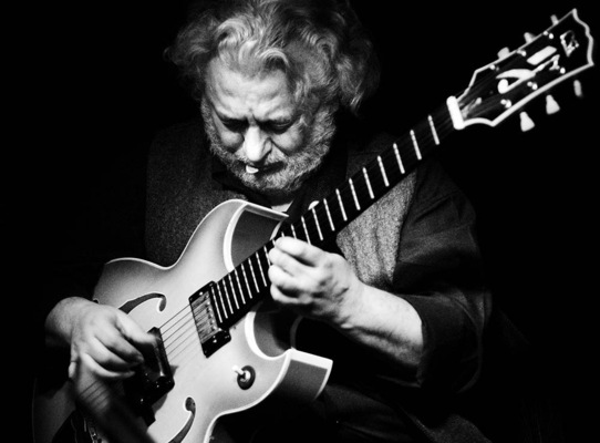 Özgür Ülker Photography - Erkan Oğur / Jazz Cafe İstanbul