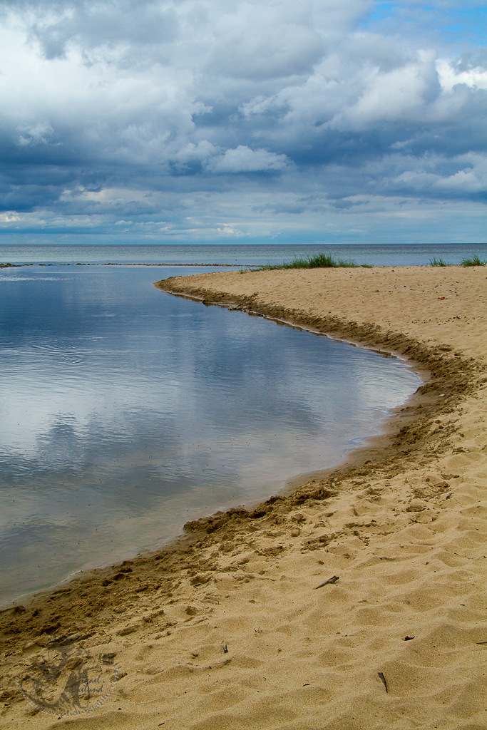 mikswe photography - flat water, curved shore